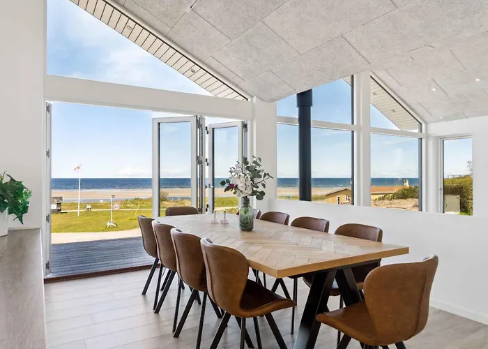Seaside With A Stunning View *